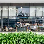 Refined Saigon - Rivergate Aparment - Free Pool, Free Internet Sim For 3 Nights, Free Pick Up For 5 Nights
