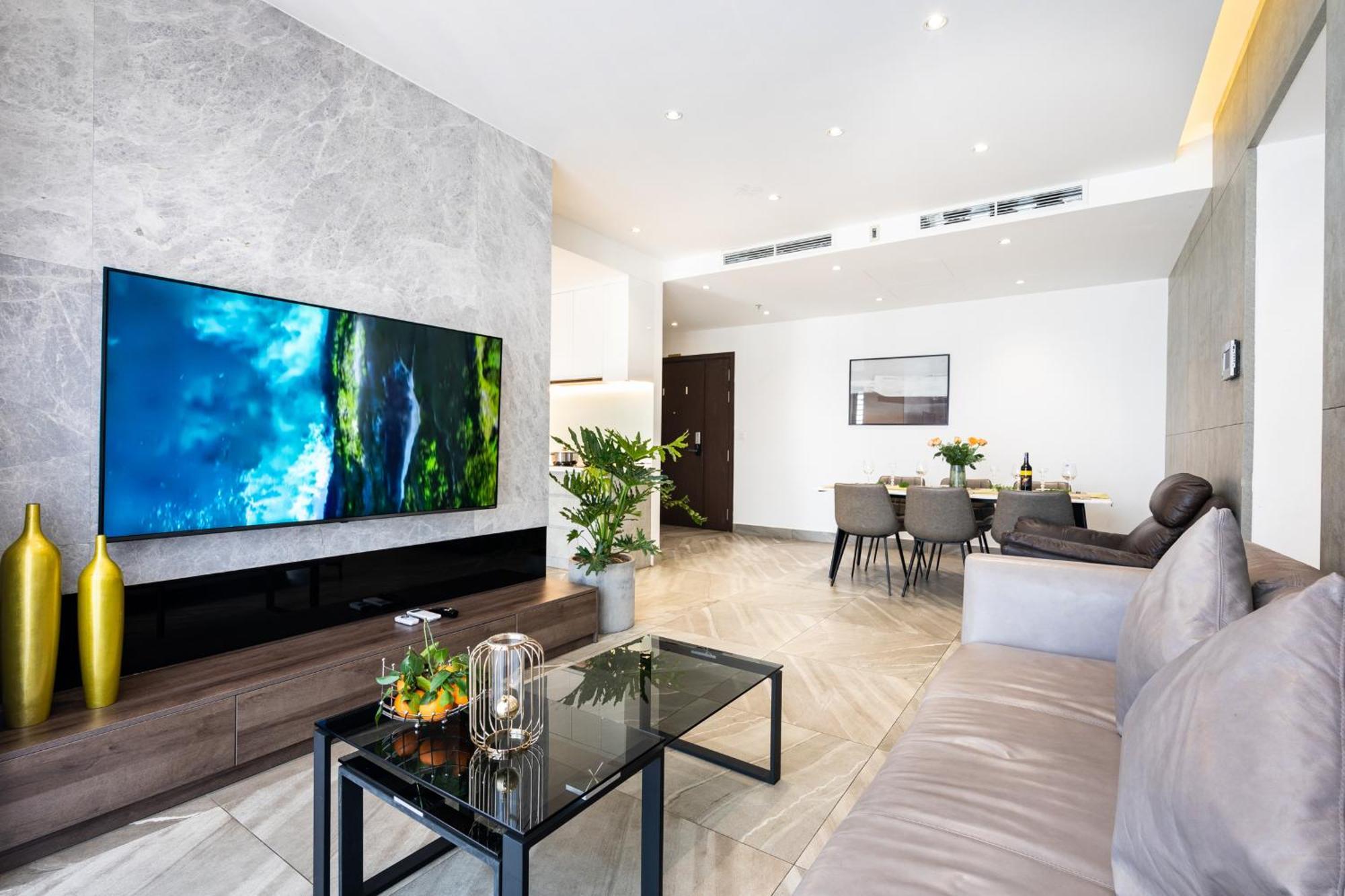Refined Saigon - Rivergate Aparment - Free Pool, Free Internet Sim For 3 Nights, Free Pick Up For 5 Nights