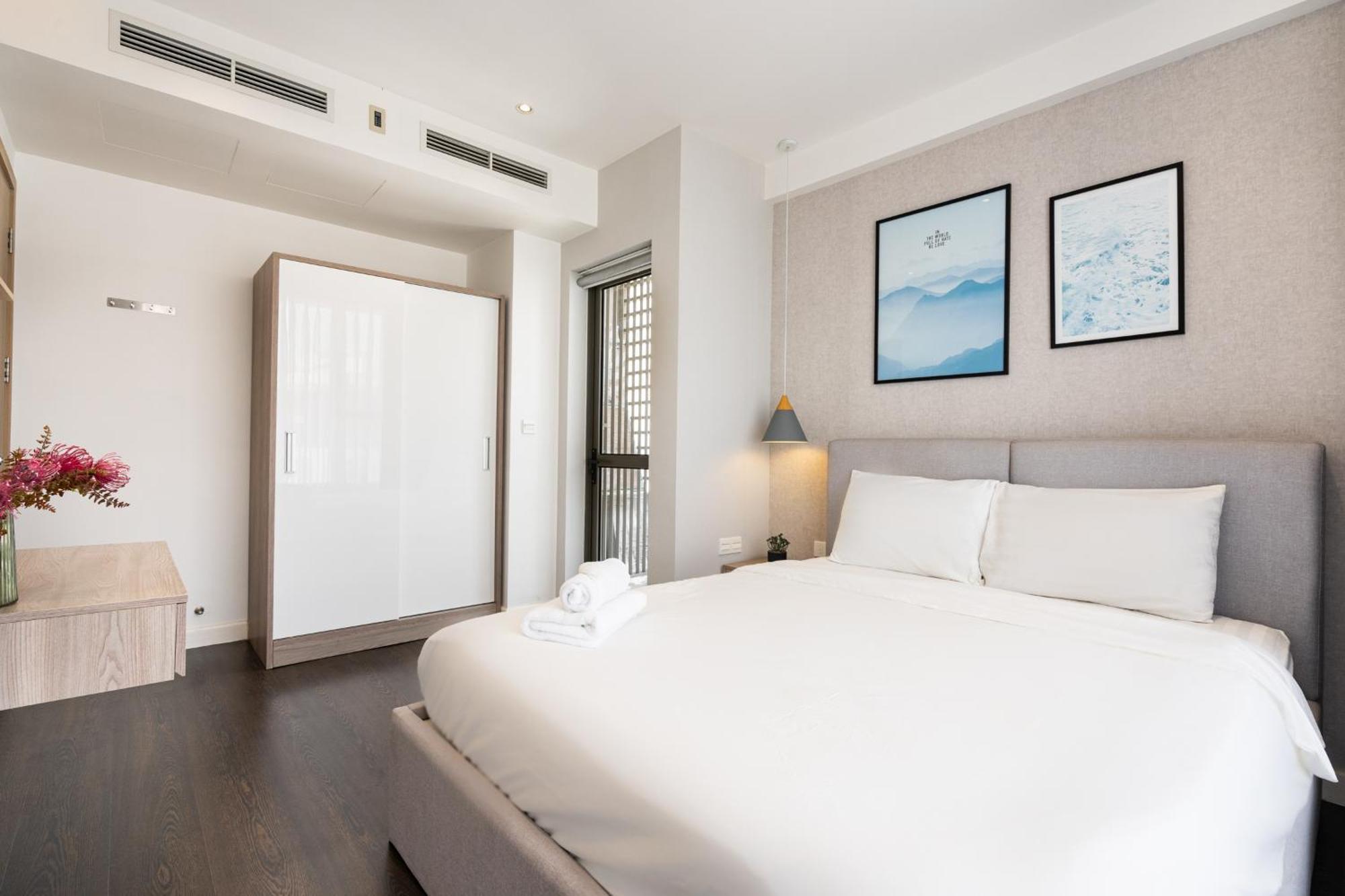 Refined Saigon - Rivergate Aparment - Free Pool, Free Internet Sim For 3 Nights, Free Pick Up For 5 Nights *