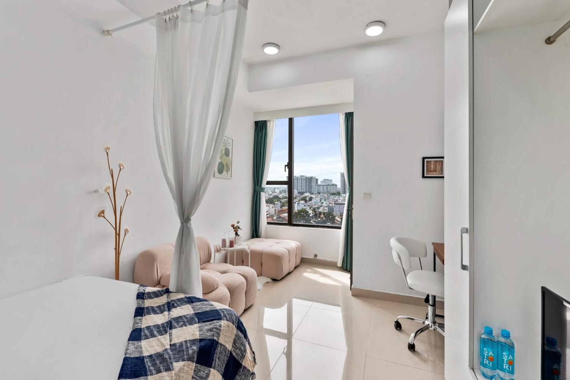 Refined Saigon - Rivergate Aparment - Free Pool, Free Internet Sim For 3 Nights, Free Pick Up For 5 Nights