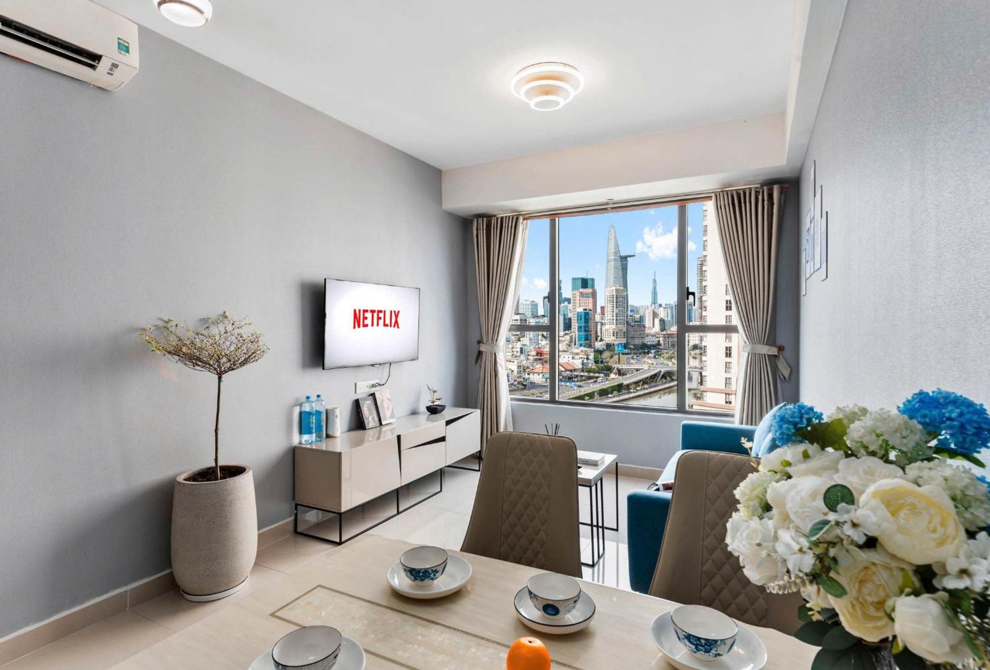 Refined Saigon - Rivergate Aparment - Free Pool, Free Internet Sim For 3 Nights, Free Pick Up For 5 Nights *
