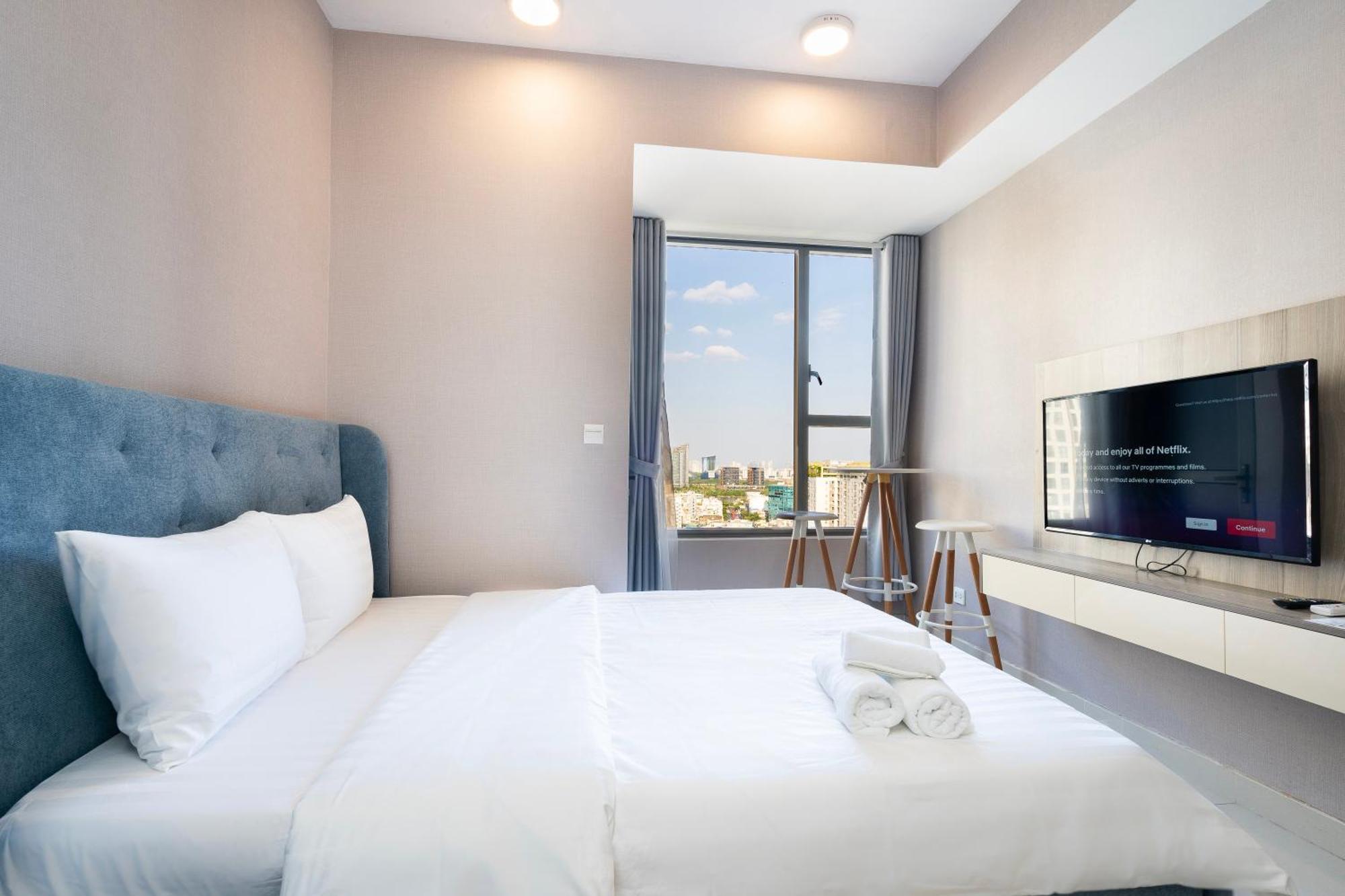 Refined Saigon - Rivergate Aparment - Free Pool, Free Internet Sim For 3 Nights, Free Pick Up For 5 Nights *